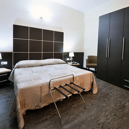 Ferrari Otel 3*